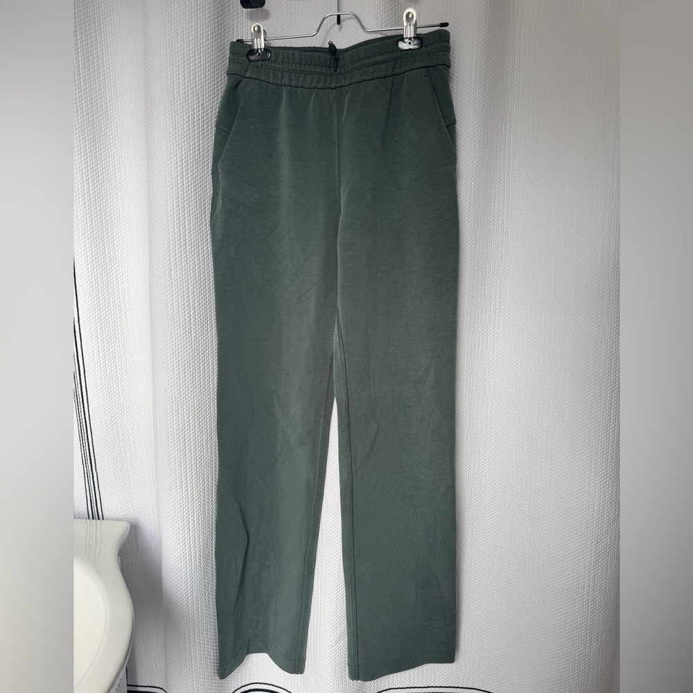 Lululemon Softstreme High-rise Pant in Dark Forest